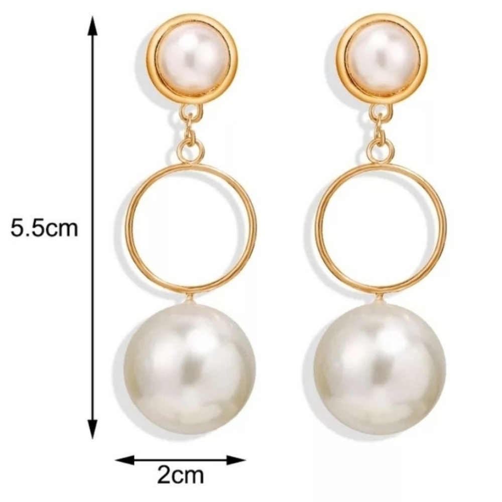 Gold Circle Pearl Drop Earrings - Picture 2 of 3